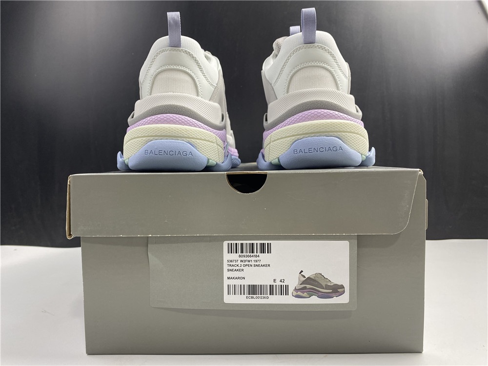 BLG Sneakers